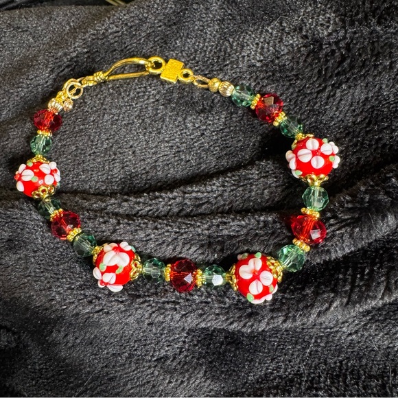 Artisan Red and Green Lampwork Glass Necklace, Bracelet, 2 pair of earrings - Picture 13 of 13